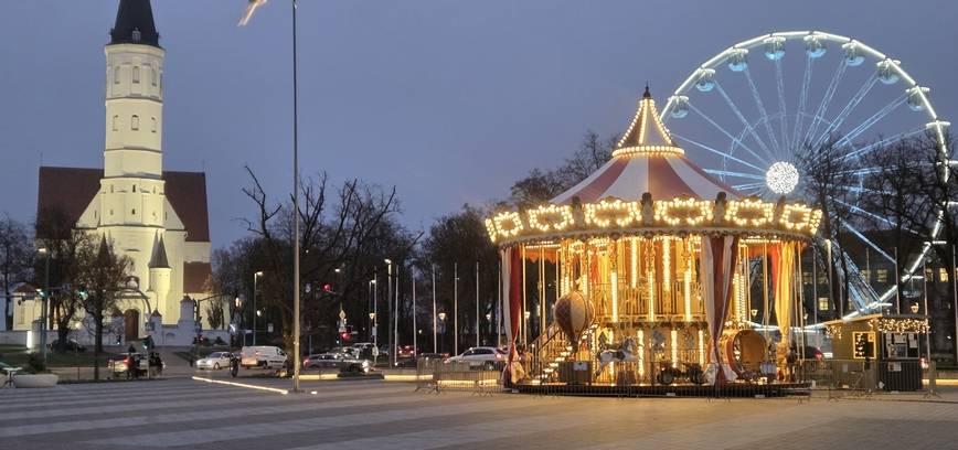ŠIAULIUOSE PRASIDEDA ŽIEMOS LINKSMYBIŲ SEZONAS 