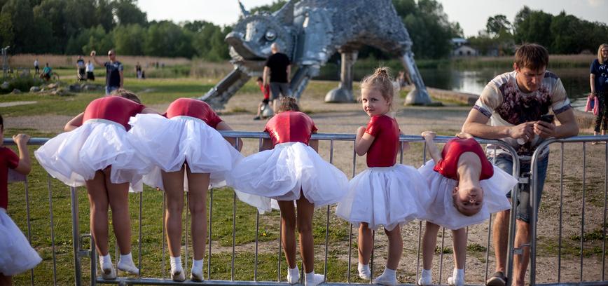 NAUJUOSIUS MOKSLO METUS ŠIAULIEČIAI PRADĖS FESTIVALIU „VĖL KARTU“