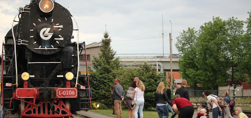 ŠIAULIŲ GELEŽINKELIŲ MUZIEJUS KVIEČIA GIMTADIENĮ ŠVĘSTI KARTU