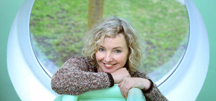 RAŠYTOJA DALIA STAPONKUTĖ: „ŠIAULIAI PLAČIAI ATVĖRĖ DURIS Į PASAULĮ IR SUTEIKĖ STIPRIUS SPARNUS“