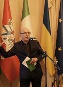 TALENTINGIEMS VAIKAMS REIKIA PADĖTI, VIDUTINYBĖS IR TAIP SUGEBĖS „UŽIMTI“ ARENAS