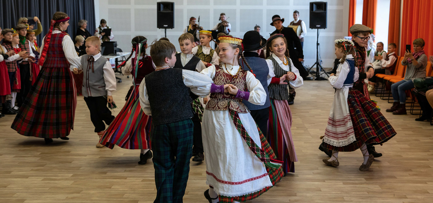  Respublikinių moksleivių folklorinių šokių varžytuvių „Patrepsynė“ finalas 