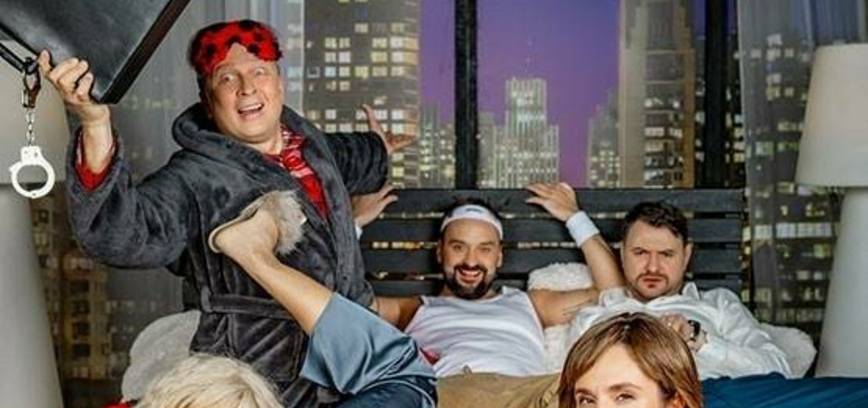  Žaisminga santykių komedija „Pereinamasis miegamasis“ 