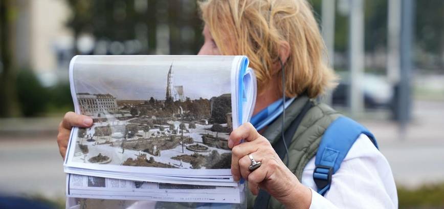 EKSKURSIJA-PASIVAIKŠČIOJIMAS SU ARCHITEKTE RŪTA ČERNIAUSKIENE „RAUDONA IR GELTONA: MIESTO ARCHITEKTŪROS ŽENKLAI“
