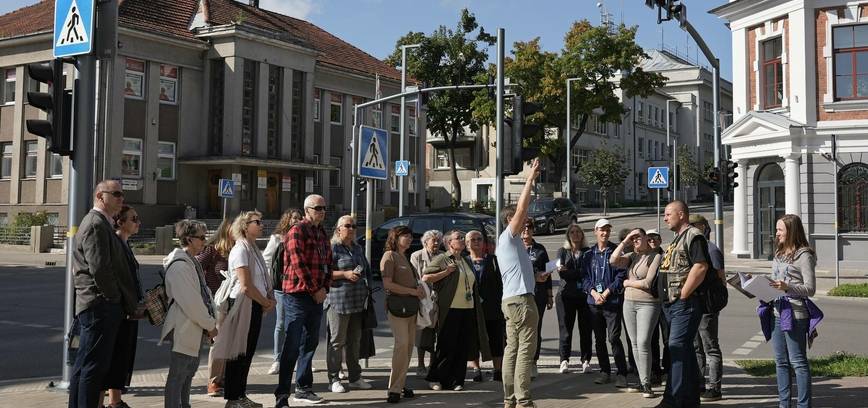 EKSKURSIJA-PASIVAIKŠČIOJIMAS SU ARCHITEKTU-GIDU ŠARŪNU SABALIAUSKU „ŠIAULIŲ MIESTO URBANISTIKOS ISTORIJA NUO XVI A. PAB. IKI ŠIŲ DIENŲ“