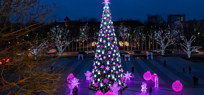  Kalėdų eglės įžiebimo šventė. *Muzikinė pasaka „Kalėdų berniukas“ 