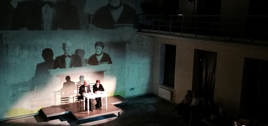 EKSKURSIJA „SALĖ, KURIOJE GYVENO ŠIAULIŲ ISTORIJA“ IR VALSTYBINIO ŠIAULIŲ DRAMOS TEATRO PARENGTAS E. JONESKU PJESĖS „KĖDĖS“ SKAITYMAS SAVIVALDYBĖS FRESKŲ SALĖJE