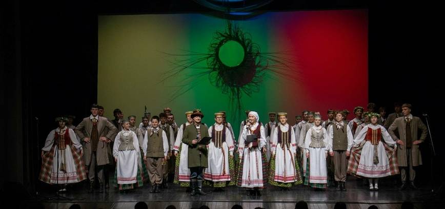  Koncertas „Tėvynės spalvos“, skirtas Lietuvos valstybės atkūrimo dienai 