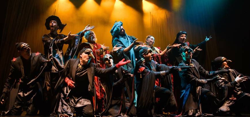  TURKIO SPALVOS MONSTRAS. Vilniaus Keistuolių teatras