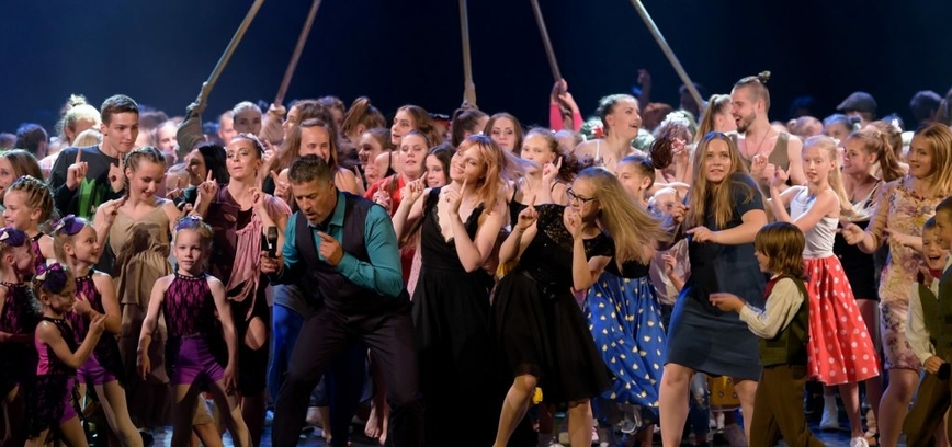  Agrio Danilevičiaus šokio mokyklos „Dzirnas“ šokio spektaklis „Carmina Burana“ (Ryga, Latvija). „Šiaulių dienos 785“ 