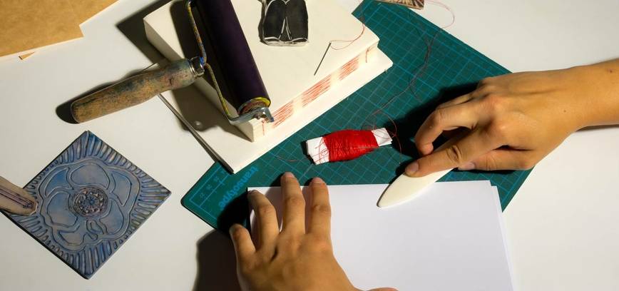 „MENOPJŪTĖ“: KNYGŲ RIŠIMO DIRBTUVĖS