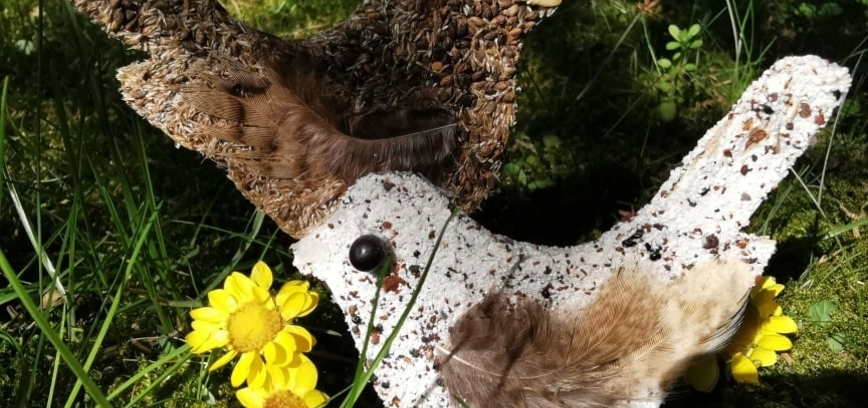 ODĖ PAVASARIO DŽIAUGSMUI