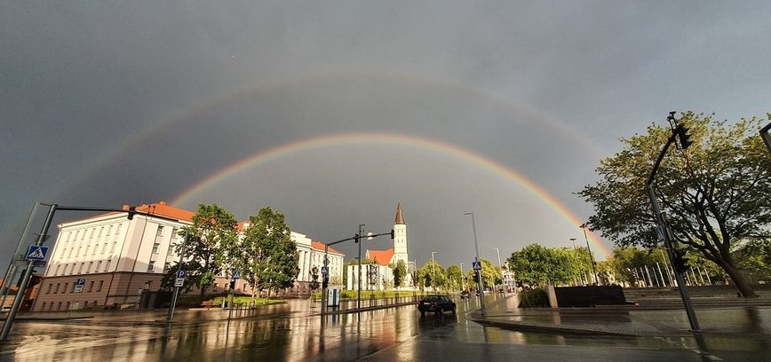 EKSKURSIJA JUDĖJIMO NEGALIĄ TURINTIEMS ŽMONĖMS „PRISIKĖLIMO AIKŠTĖ-VAKAR IR ŠIANDIEN“