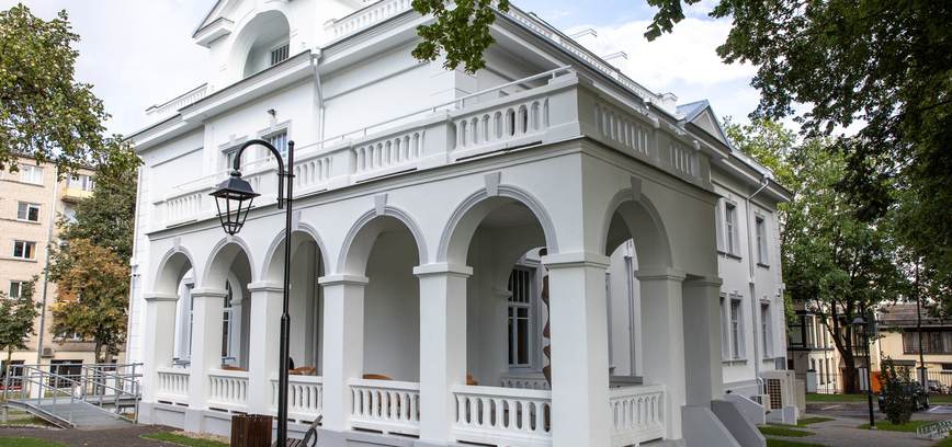 EKSKURSIJA „VAIKYSTĖ ŽYMIOSE ŠIAULIEČIŲ ŠEIMUOSE“