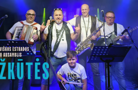 Groja ansamblis UŽKŪTĖS. Smuklė Juonė Pastuogė 