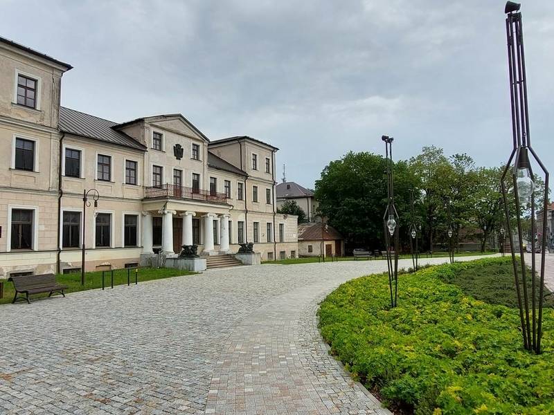 EKSKURSIJA- PASIVAIKŠČIOJIMAS SU ARCHITEKTU-GIDU ŠARŪNU SABALIAUSKU  „ŠIAULIŲ MIESTO URBANISTIKOS ISTORIJA NUO XVI A. PAB. IKI ŠIŲ DIENŲ“