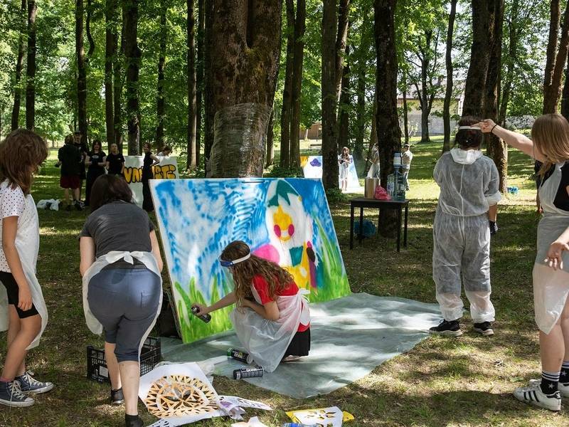  Kūrybinis dailės pleneras visai šeimai „Piešiu vaikystę“ 