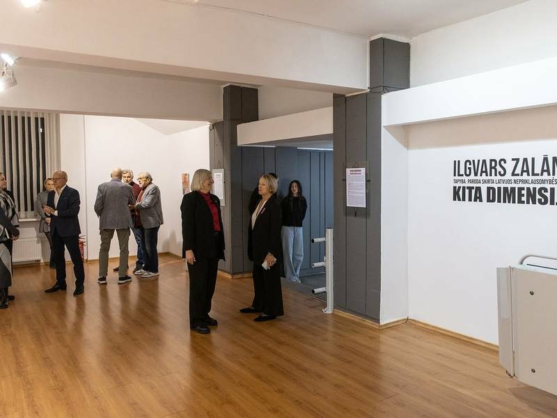  Ilgvaro Zalano (Ilgvars Zalāns) tapybos paroda „Kita dimensija“  Ilgvaro Zalano (Ilgvars Zalāns) tapybos paroda „Kita dimensija“ 