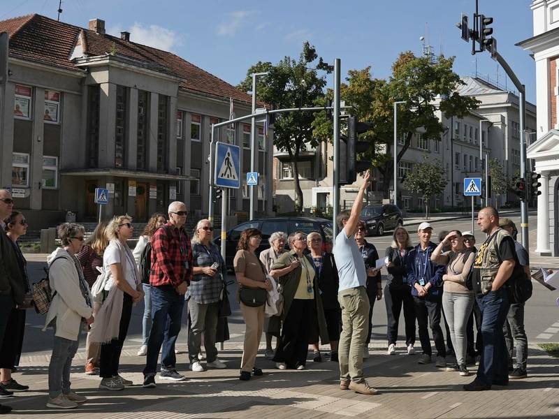 EKSKURSIJA-PASIVAIKŠČIOJIMAS SU ARCHITEKTU-GIDU ŠARŪNU SABALIAUSKU „ŠIAULIŲ MIESTO URBANISTIKOS ISTORIJA NUO XVI A. PAB. IKI ŠIŲ DIENŲ“