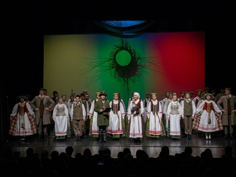  Koncertas „Tėvynės spalvos“, skirtas Lietuvos valstybės atkūrimo dienai 