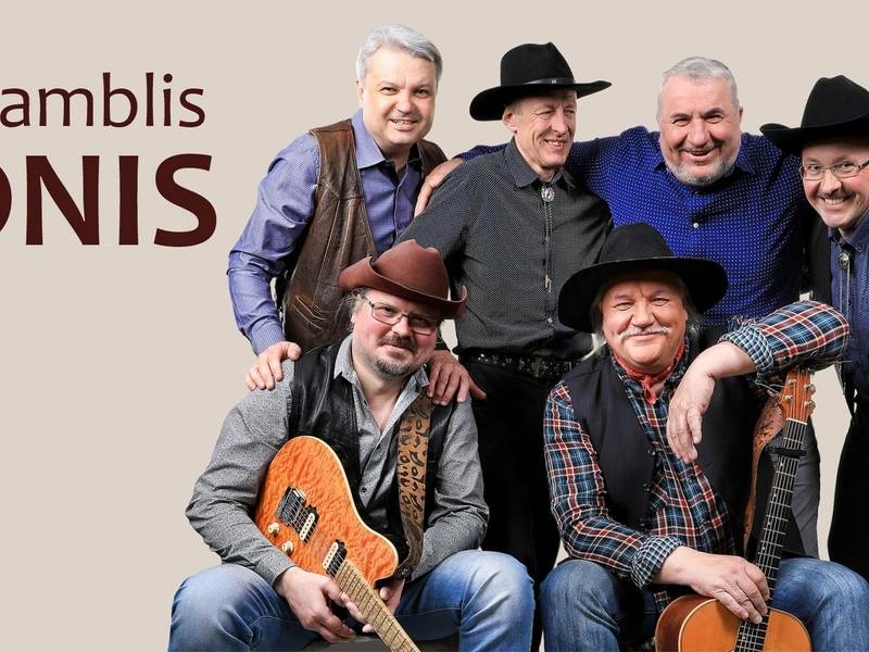 Groja ansamblis JONIS. Smuklė Juonė Pastuogė