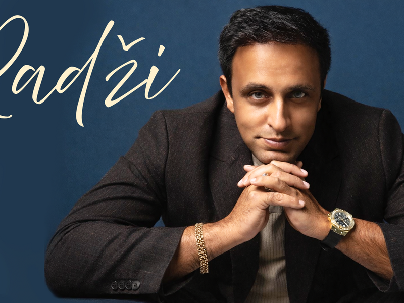 Dainuoja RADŽI. Smuklė JUONĖ PASTUOGĖ kiemas