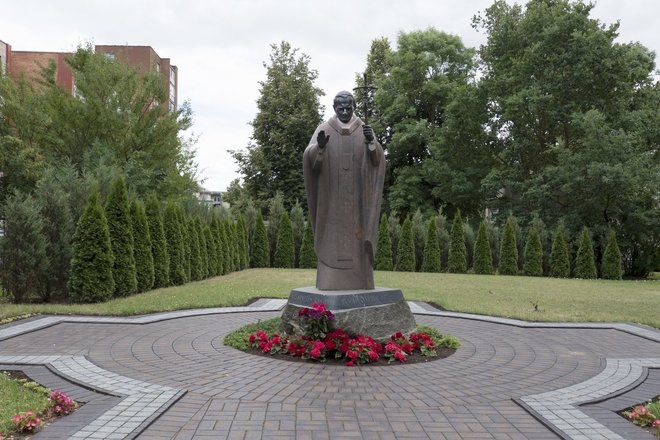 THE MONUMENT TO POPE JOHN PAUL II