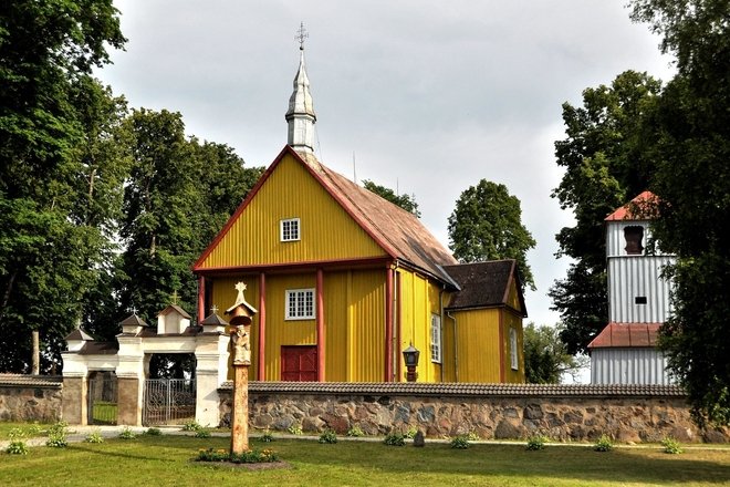 Karklėnų Šv. Baltramiejaus bažnyčia