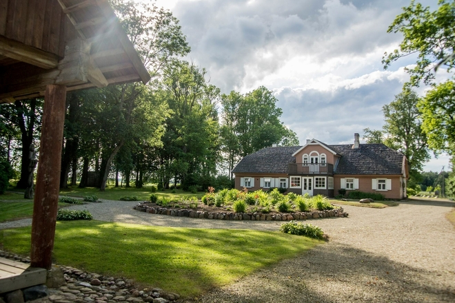 LAZDYNŲ PELĖDA’S MEMORIAL MUSEUM