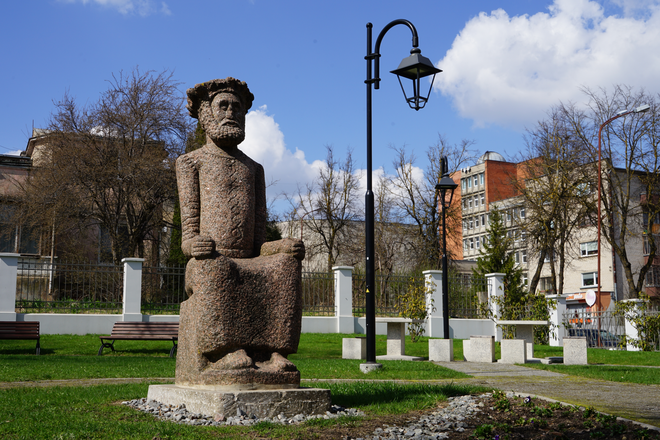 „EKSPONATUS RANKOMIS LIESTI! ŠIAULIŲ TAPATYBĖS BEIŠKANT“ 