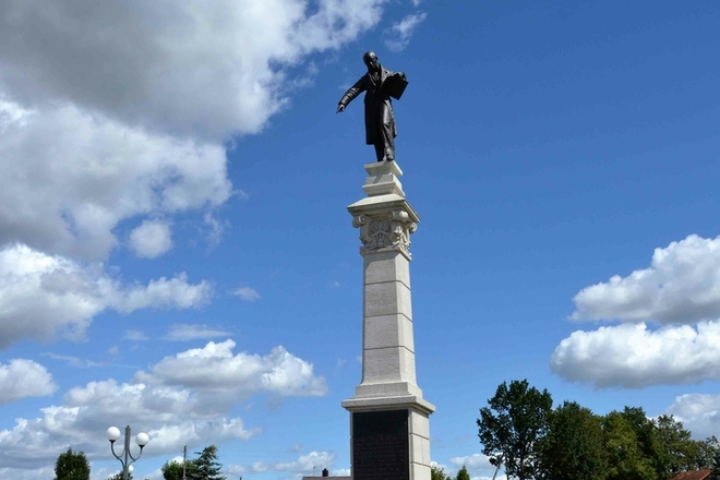 MONUMENT OF SIMONAS DAUKANTAS