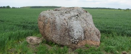 DER STEIN NANNTE "RAMYTĖS ALTAR"