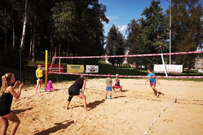 VOLLEYBALLSPIELPLÄTZE