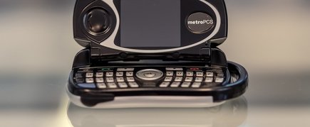 ŠIUOLAIKINIS TELEFONAS IR SVEIKATA