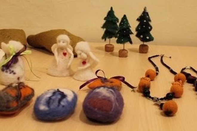 LIAUDIES AMATŲ PRITAIKYMAS ŠIANDIENAI - PAPUOŠALŲ IR AKSESUARŲ KŪRIMAS