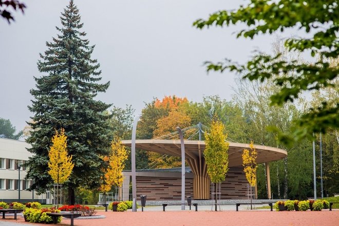 JONIŠKIS TOWN PARK AND OUTDOOR STAGE