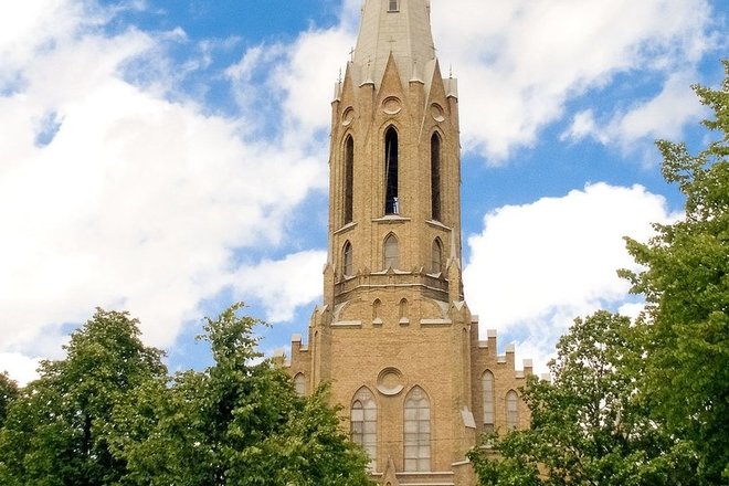 LYGUMAI HEILIG DIE DREIFALTIGKEITSKIRCHE