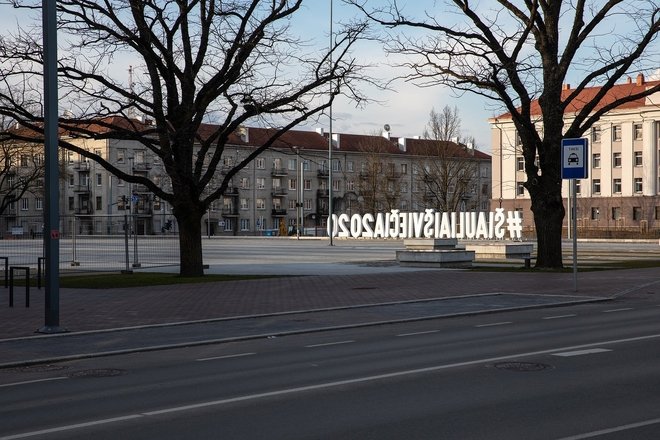 PRESS OAKS IN THE RESURRECTION SQUARE