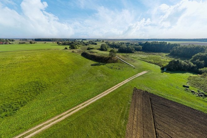 RAGINĖNAI MOUND WITH A SETTLEMENT RAGANŲ KALNAS