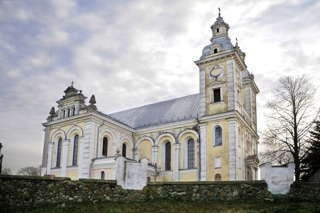 ŠEDUVA-KIRCHE DER ST. KREUZ-ENTDECKUNG