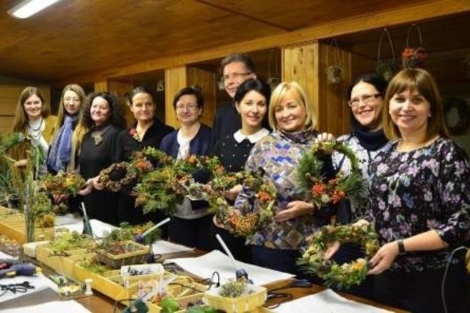 FLORISTINĖ EDUKACIJA SUAUGUSIEMS: VAINIKŲ GAMYBA
