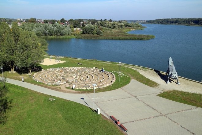 Meklēšanas rezultāta izrādes "ENERĢĒTISKAIS LABIRINTS" attels